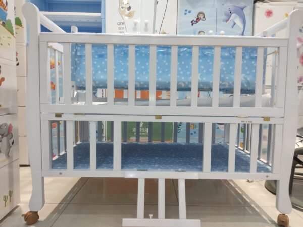 WOODEN COT 8152