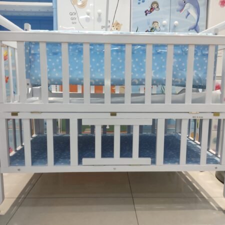 WOODEN COT 8152
