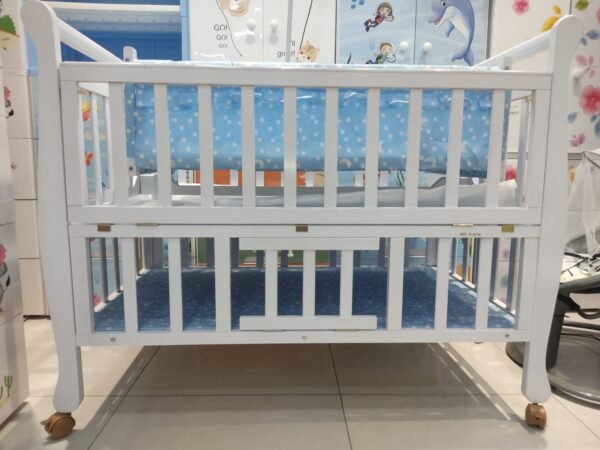 WOODEN COT 8152