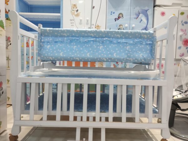 WOODEN COT 8152